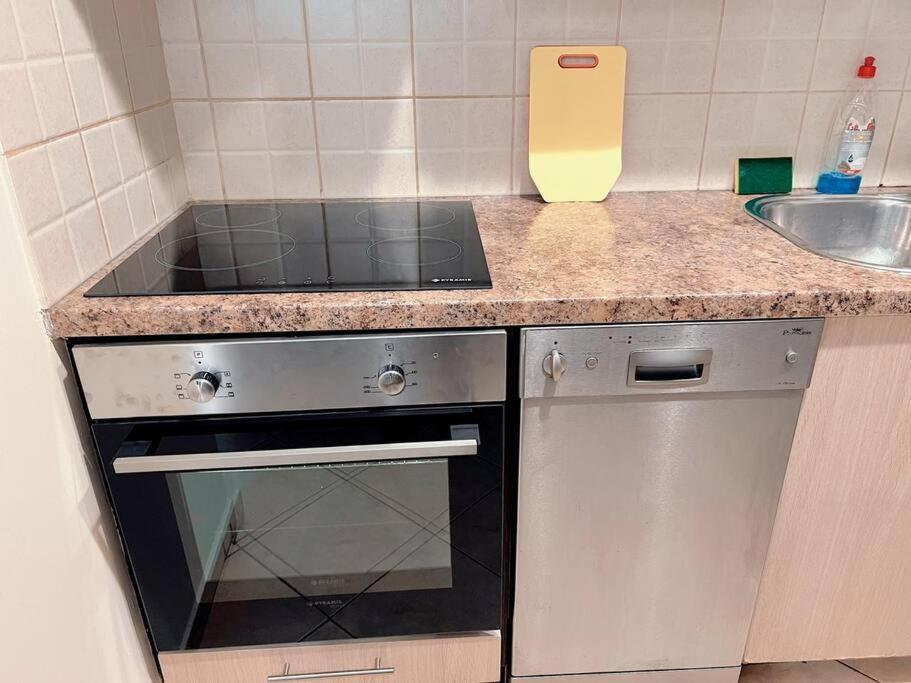 Charming 2Bedroom Apartment With Parking Atina Dış mekan fotoğraf